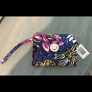 New Vera Bradley Your Turn Smartphone Wristlet in African Violet